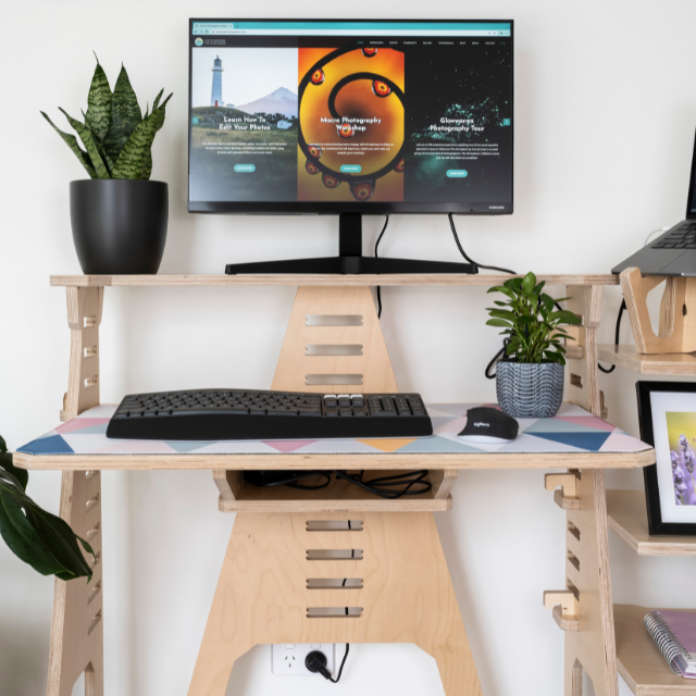 Small Desks: How to set up a home office in a small space